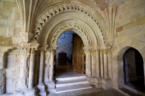Puerta reglar del claustro de San andrés del Arroyo
